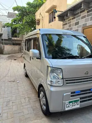 Nissan Clipper Mini Van - Compact Urban Commuter Vehicle