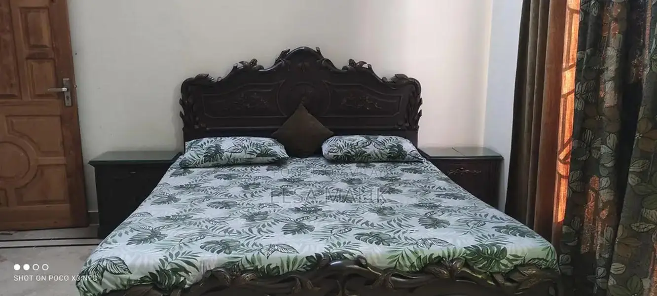 Solid Wood King Size Bed with 8-Inch Mattress and Dressing Table