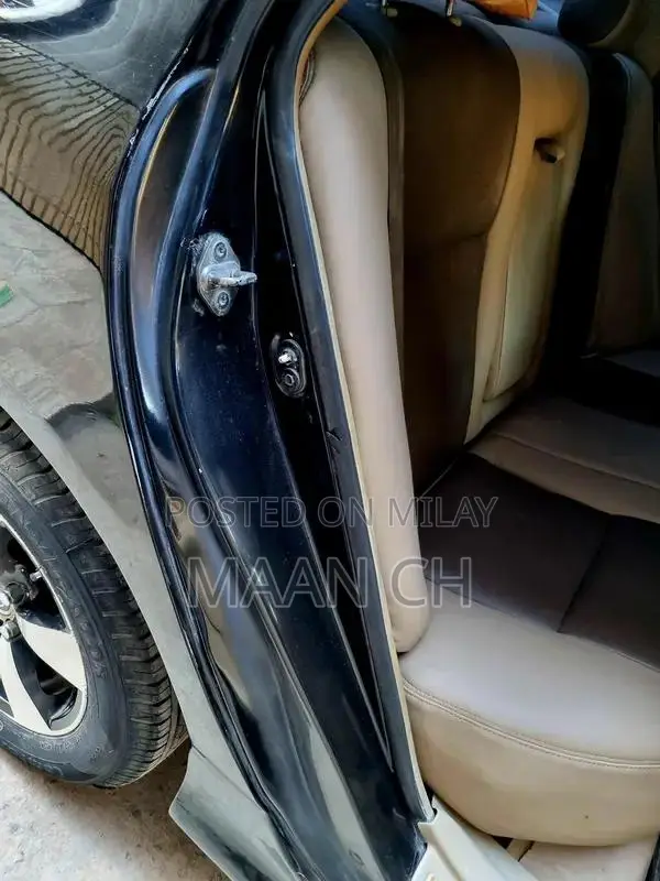 Toyota Corolla SE Saloon 2004 Automatic Sedan