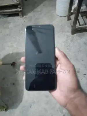 Photo - Realme 5 Smartphone with Large Storage Capacity
