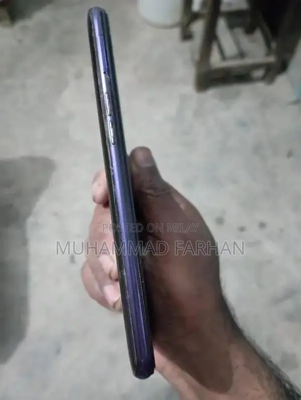 Realme 5 Smartphone with Large Storage Capacity