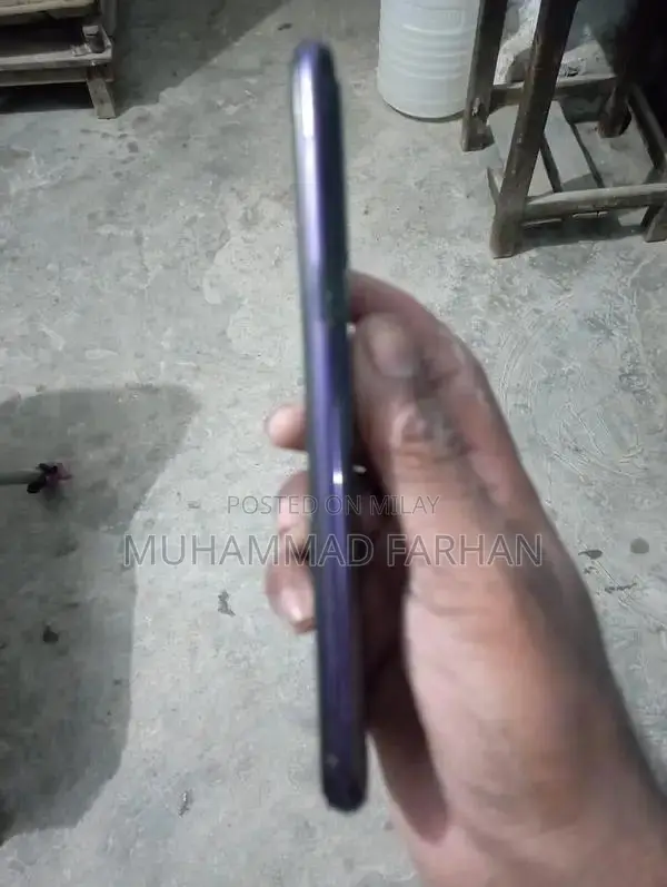 Realme 5 Smartphone with Large Storage Capacity