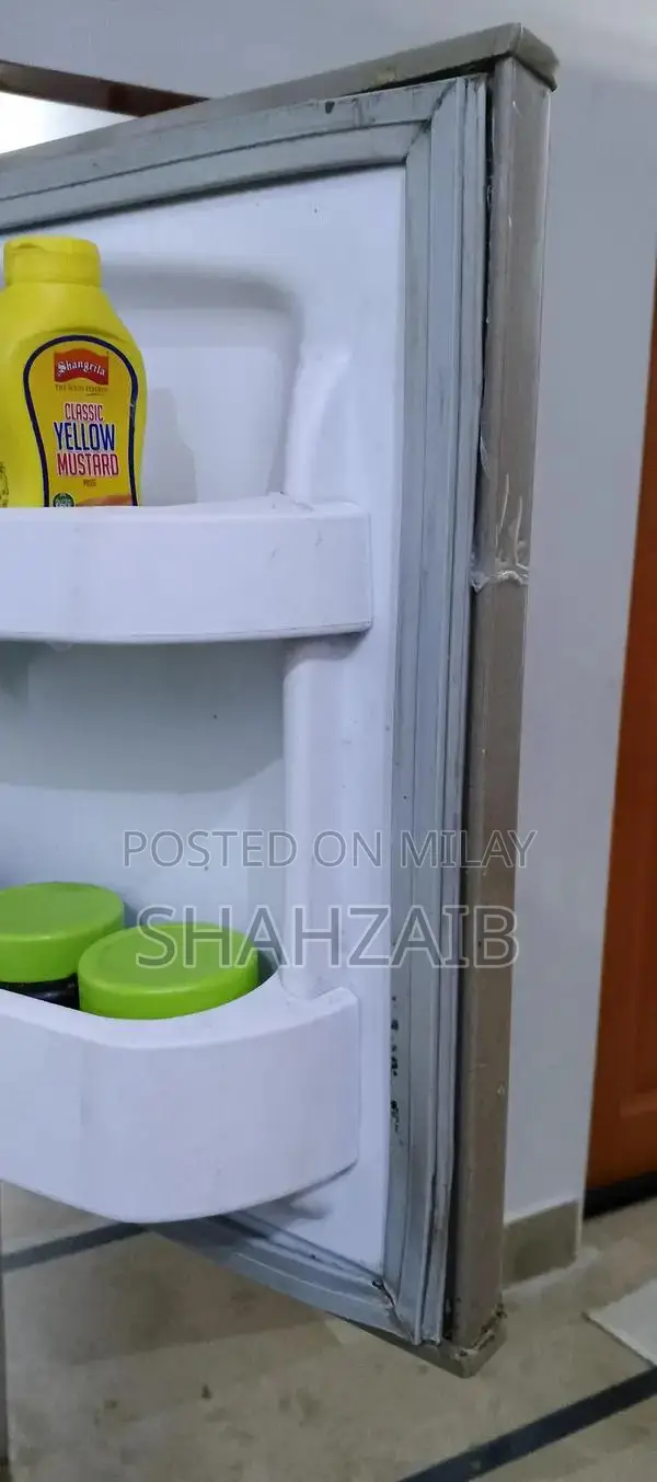 Large Refrigerator with Efficient Cooling System