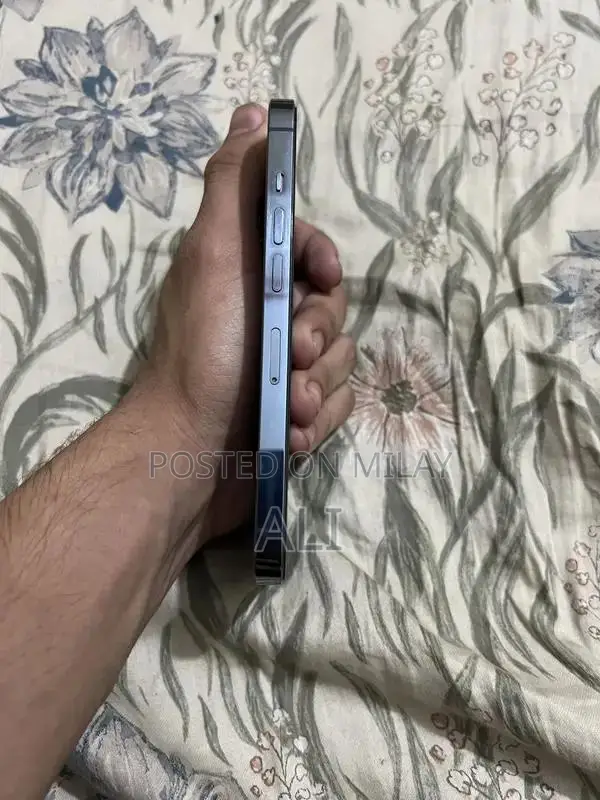 Apple iPhone 13 Pro 256GB Unlocked Smartphone