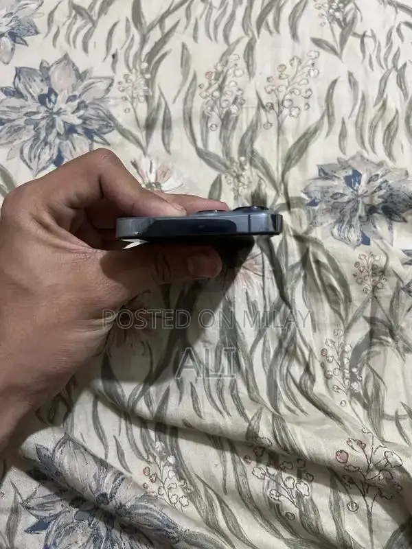 Apple iPhone 13 Pro 256GB Unlocked Smartphone