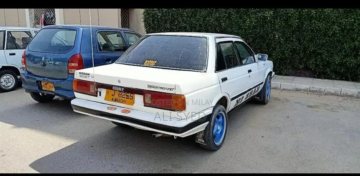 Classic 1989 Nissan Sunny Sedan - Family Car with CNG/Petrol
