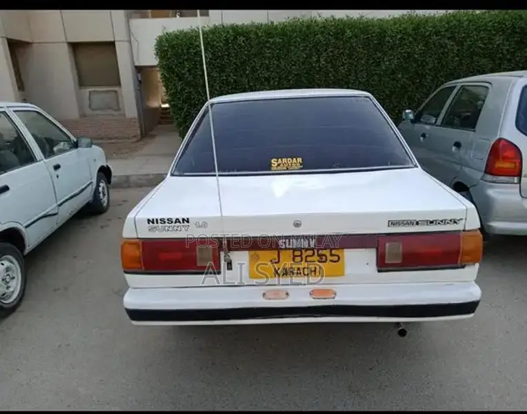 Classic 1989 Nissan Sunny Sedan - Family Car with CNG/Petrol