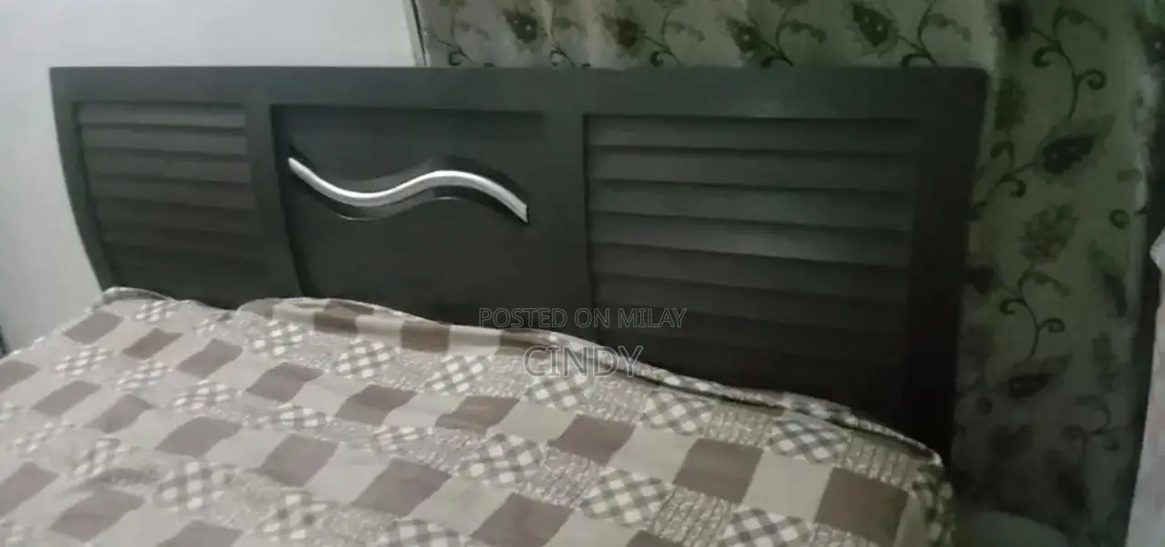 King Size Bed with Spring Mattress and Iron Single Bed Frame