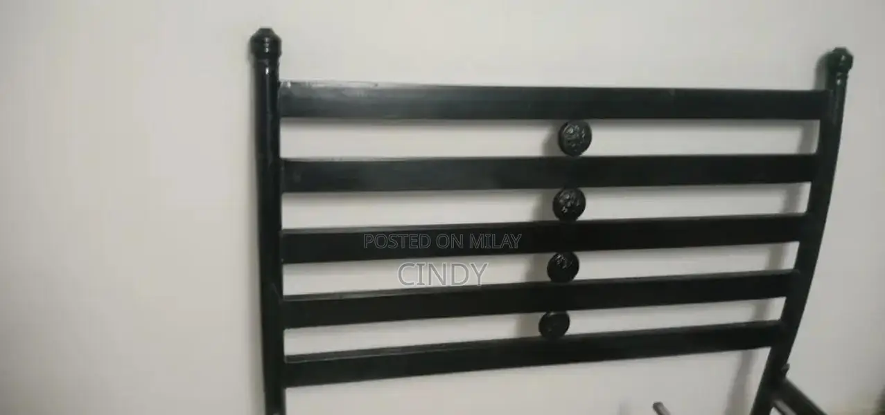 King Size Bed with Spring Mattress and Iron Single Bed Frame