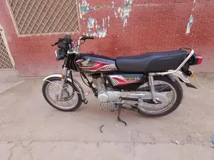 Honda 125cc Motorcycle - Classic Lightweight Commuter Bike