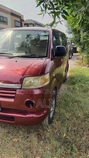 Suzuki APV Compact Minivan - Reliable Family Transport