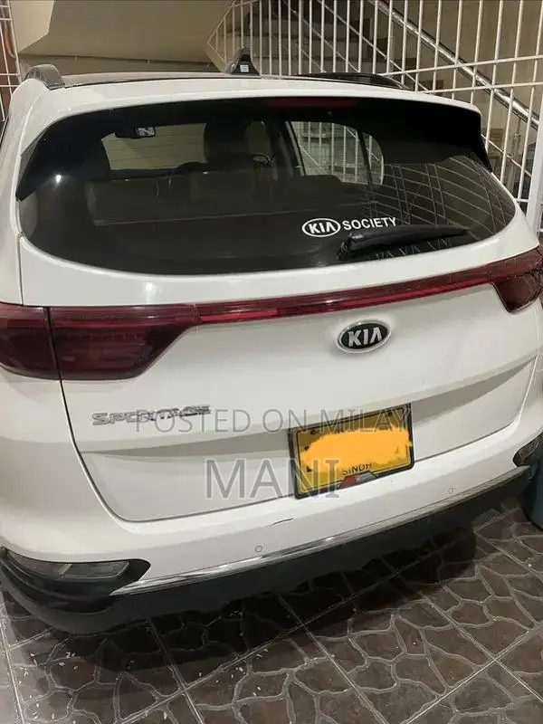 2020 KIA Sportage - Low Mileage FWD SUV in Excellent Condition