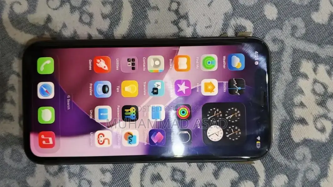 Apple iPhone 11 Smartphone - Nearly Perfect Condition