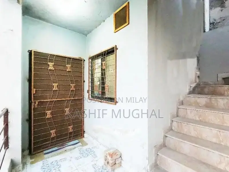 Get This Amazing Prime Location 5 Marla Flat Available In Khayaban-e-A