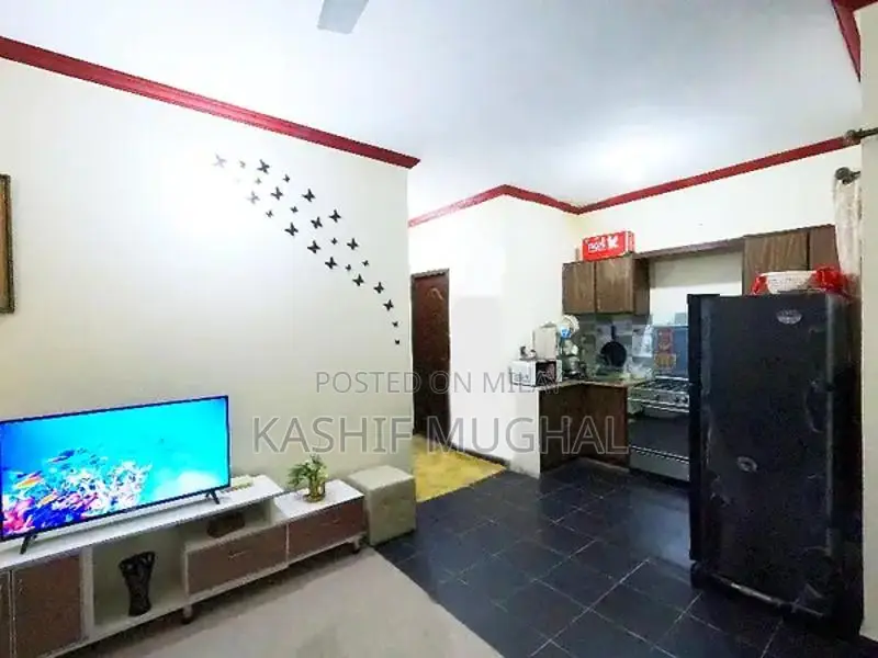 Get This Amazing Prime Location 5 Marla Flat Available In Khayaban-e-A