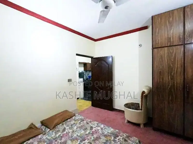 Get This Amazing Prime Location 5 Marla Flat Available In Khayaban-e-A