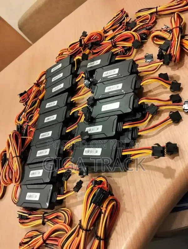 Advanced GPS Vehicle Tracking System with Real-Time Monitoring