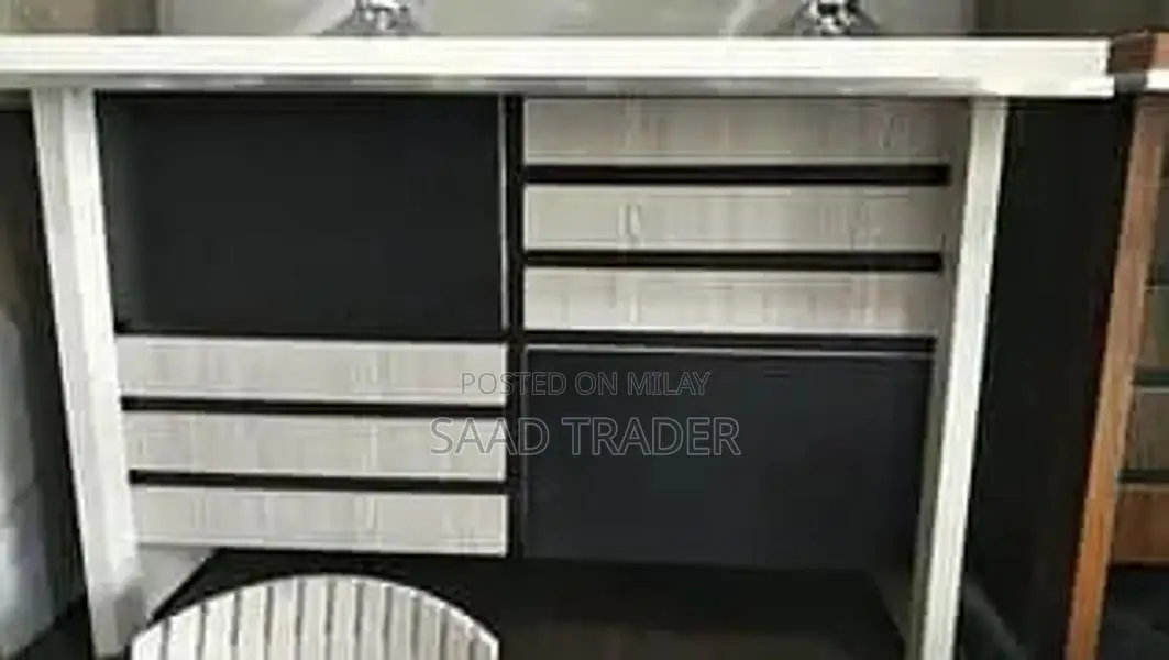 Modern Office Furniture Set: Computer Table and Chair Collection