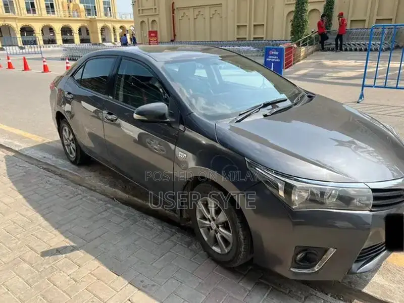 Toyota Corolla Altis Automatic Sedan 2016 Excellent Condition