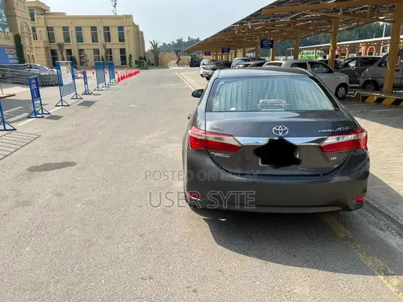 Toyota Corolla Altis Automatic Sedan 2016 Excellent Condition