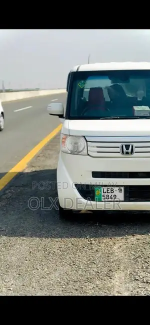 Honda nbox white color