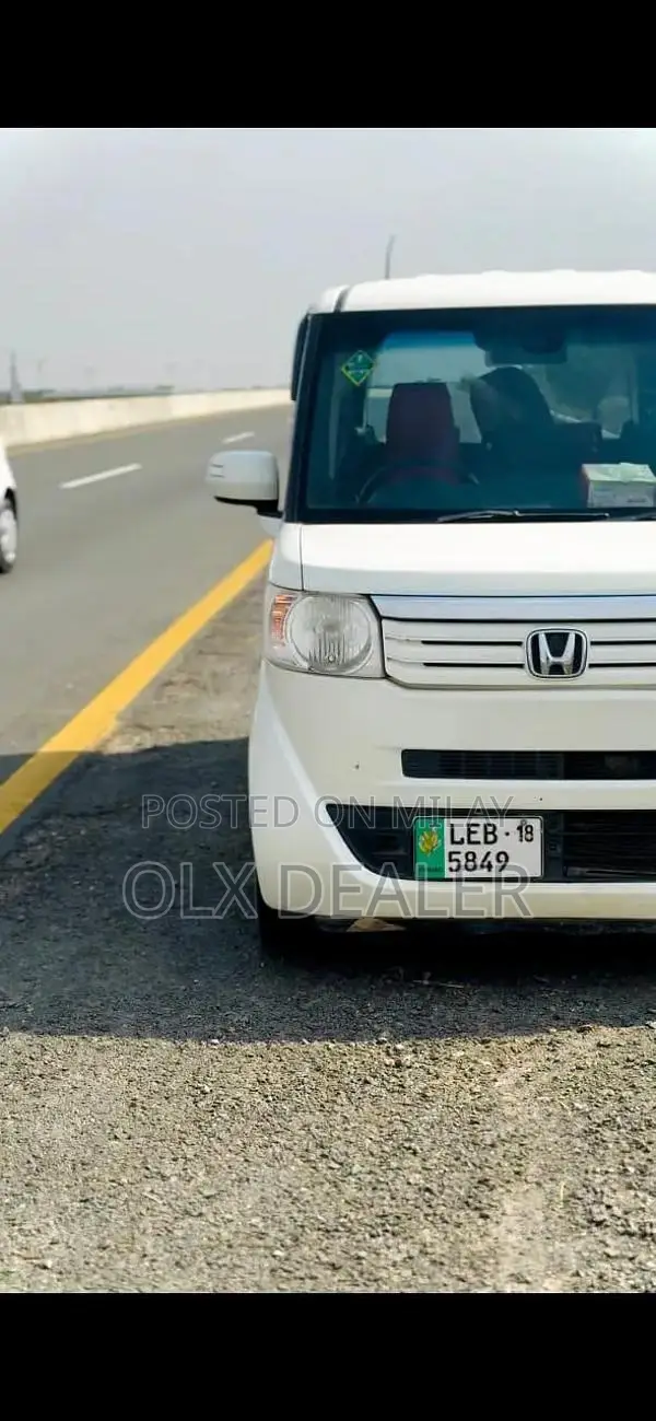 Honda nbox white color