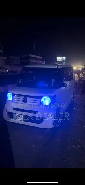 Honda nbox white color