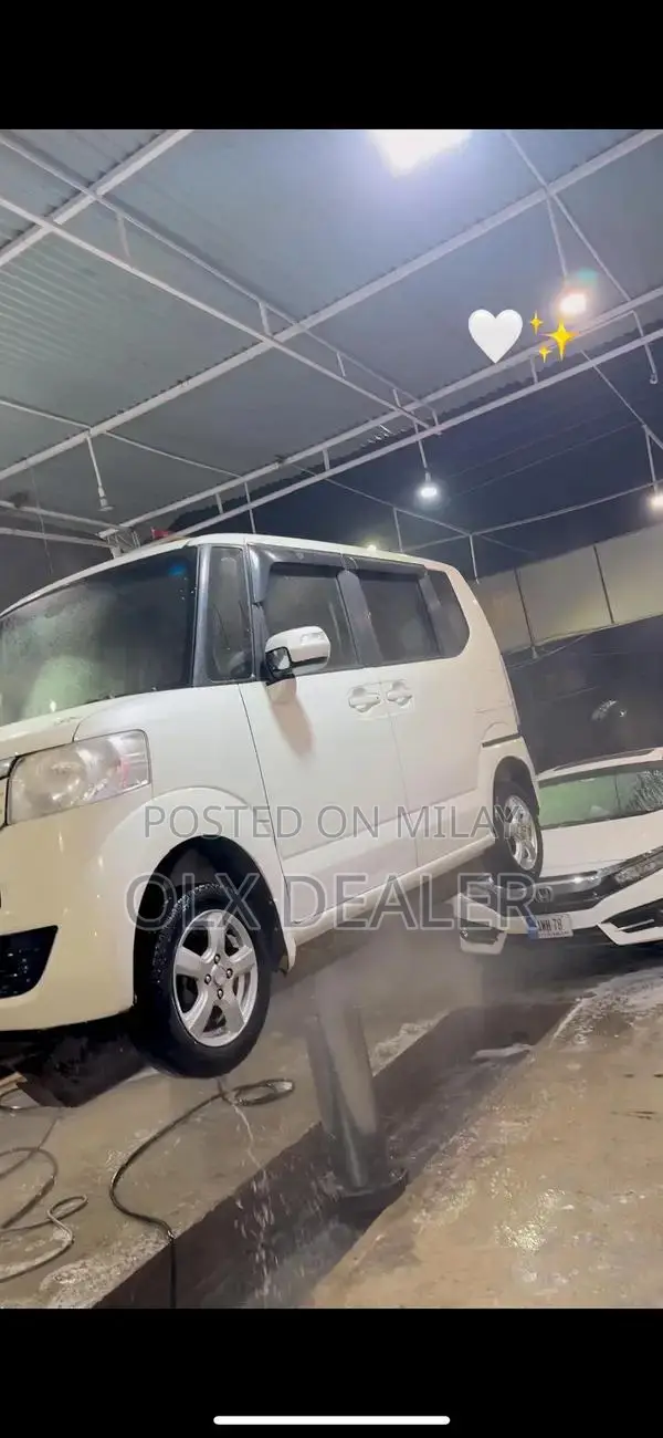 Honda nbox white color