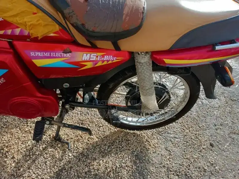 High-Performance V8 Motorcycle