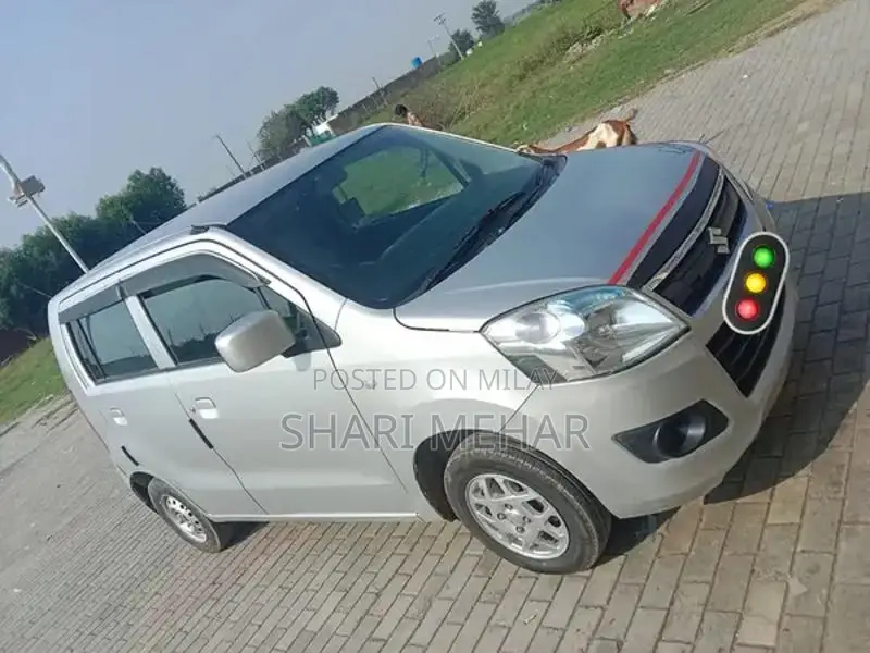 Suzuki Wagon R Silver Sedan Compact Car