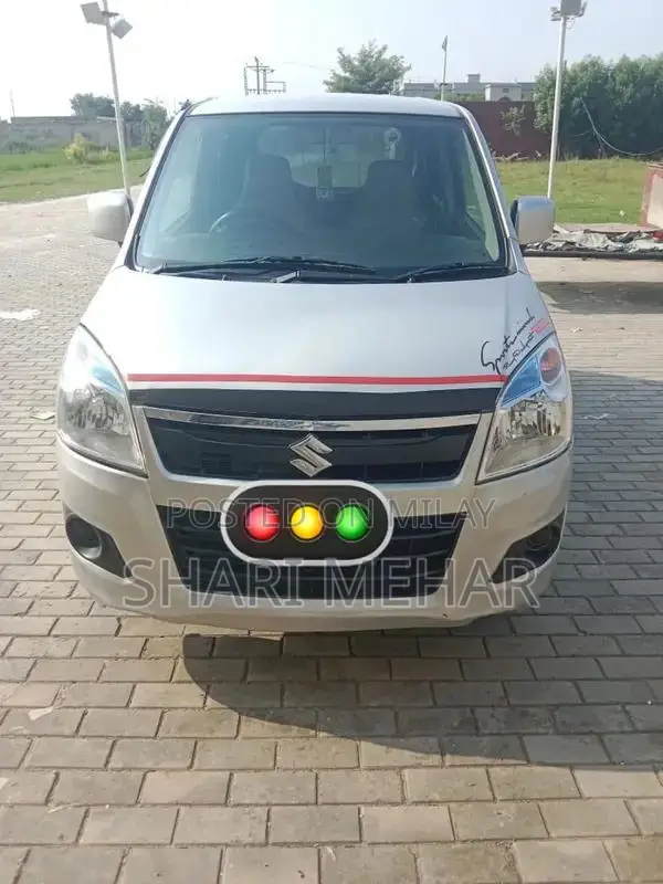 Suzuki Wagon R Silver Sedan Compact Car