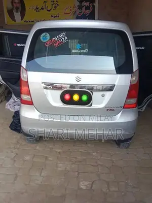 Suzuki Wagon R Silver Sedan Compact Car