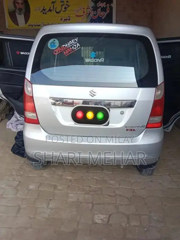 Suzuki Wagon R Silver Sedan Compact Car