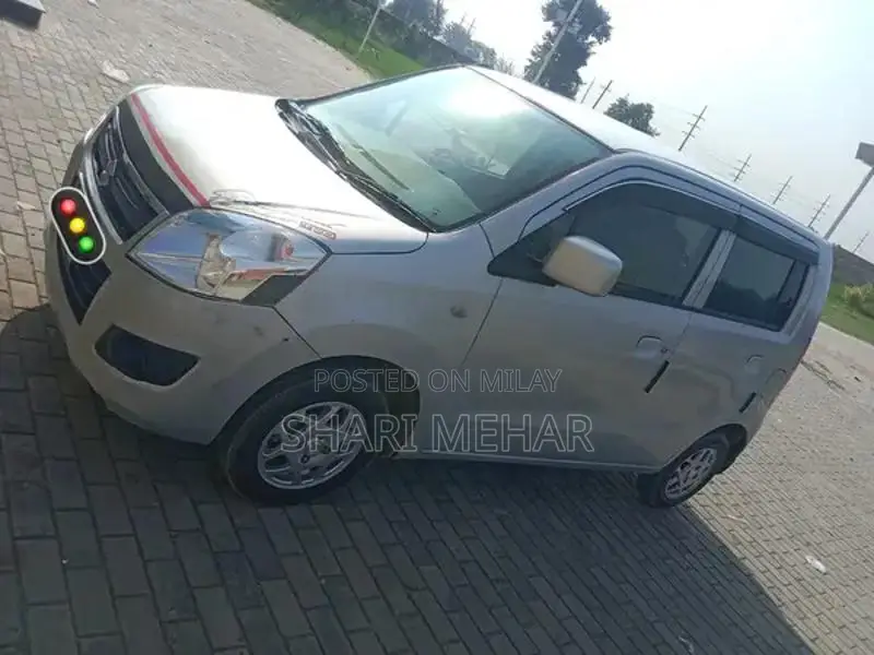 Suzuki Wagon R Silver Sedan Compact Car