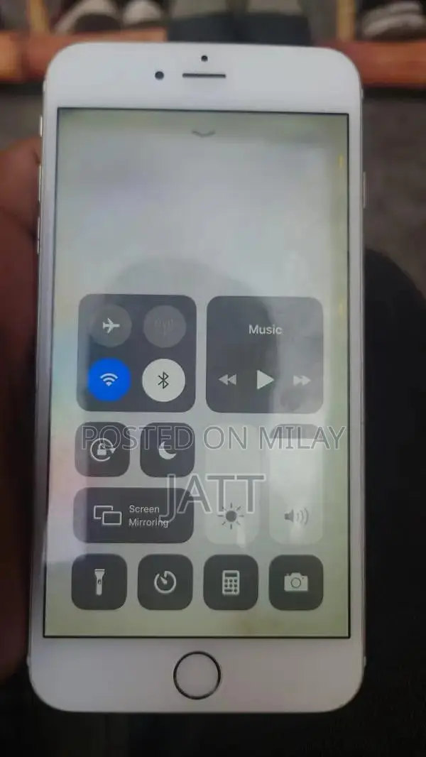 Compact 64GB Mobile Device with High Battery Health