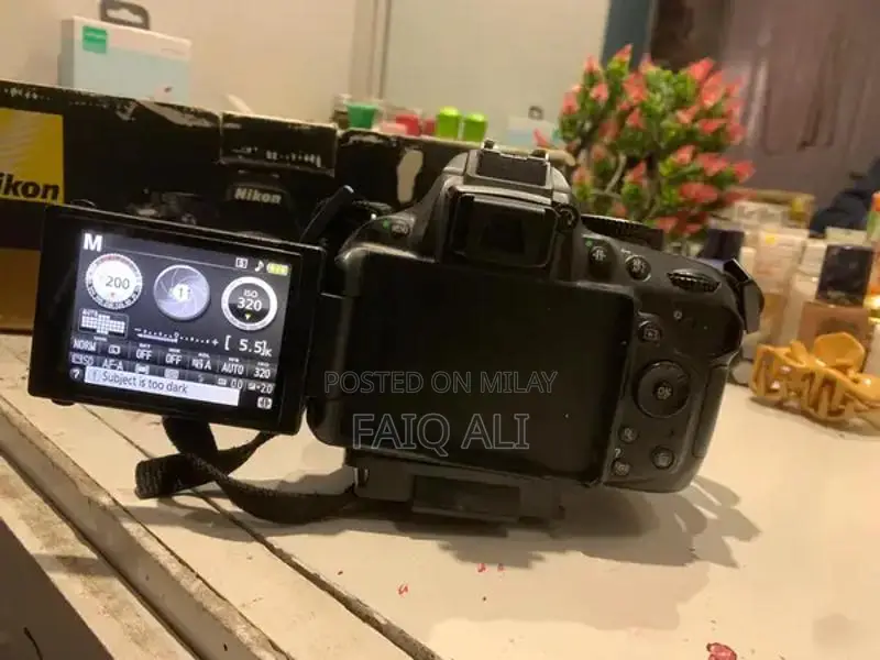 Nikon D5200 for sale