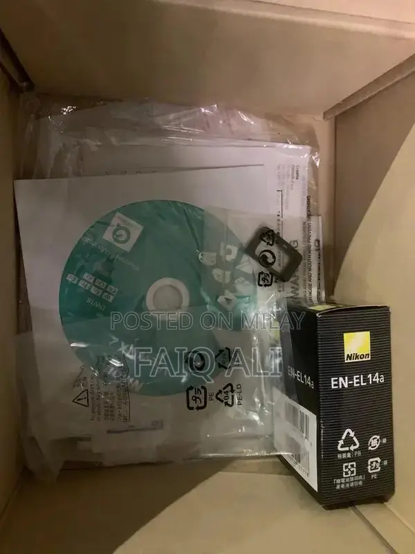 Nikon D5200 for sale