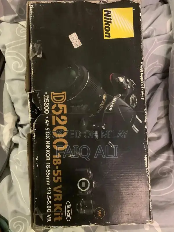 Nikon D5200 for sale