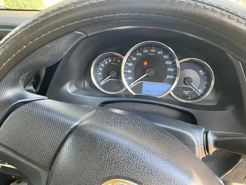 Corolla Gli Officer Owned