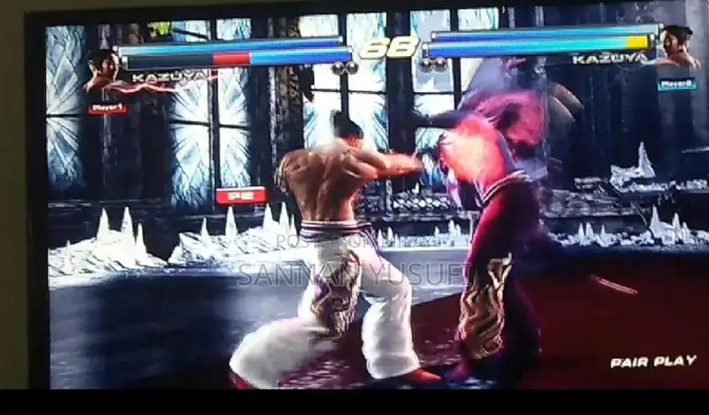 XBOX 360 SLIM  850 Gb  with 2 chargeable controllers all accessories