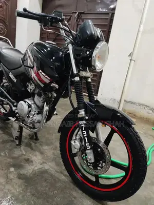 Yamaha YBR 125 Motorcycle - Fuel Efficient Commuter Bike