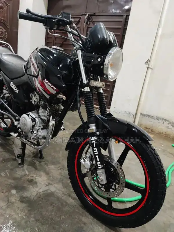 Yamaha YBR 125 Motorcycle - Fuel Efficient Commuter Bike