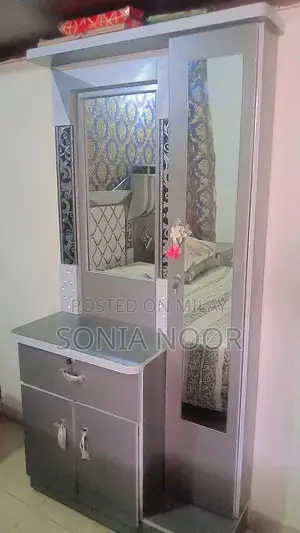 Photo - bedroom set furniture