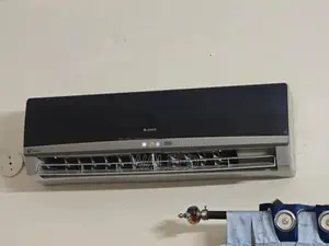 Gree 1 Ton Inverter Split Air Conditioner in Working Condition