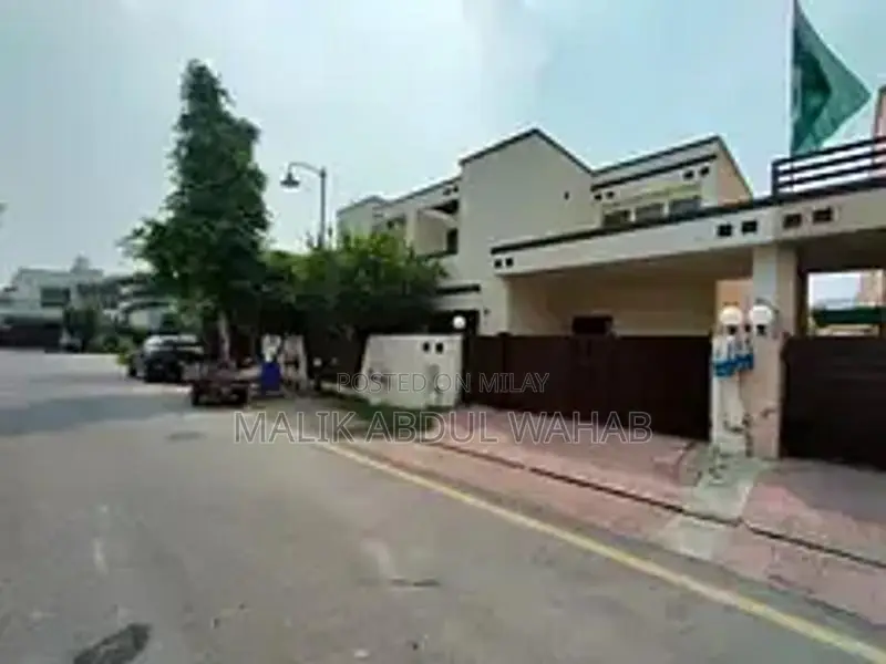 Fully Furnished 10 Marla Double Storey House with 4 Bedrooms