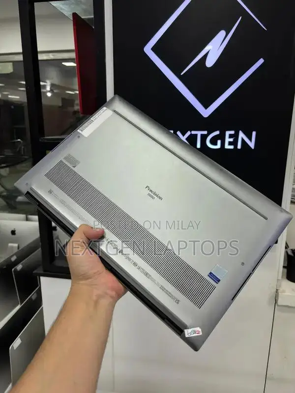 Dell Precision 5550 Mobile Workstation - Intel Core i7, 32GB RAM