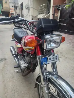 2019 Honda 125cc Motorcycle, Excellent Condition, Low Mileage