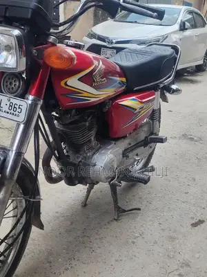 2019 Honda 125cc Motorcycle, Excellent Condition, Low Mileage