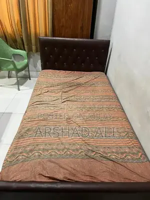 5 seter set and 1 bed single