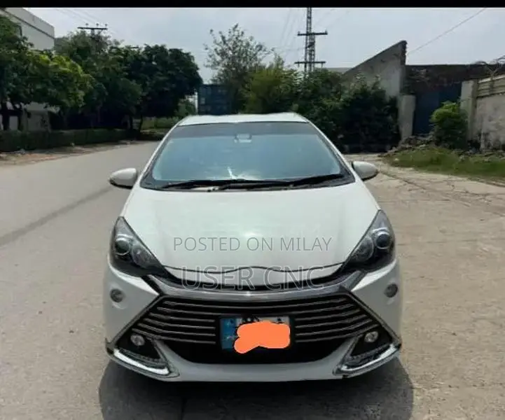 Toyota Aqua GS Hybrid Compact Hatchback 2016 Import